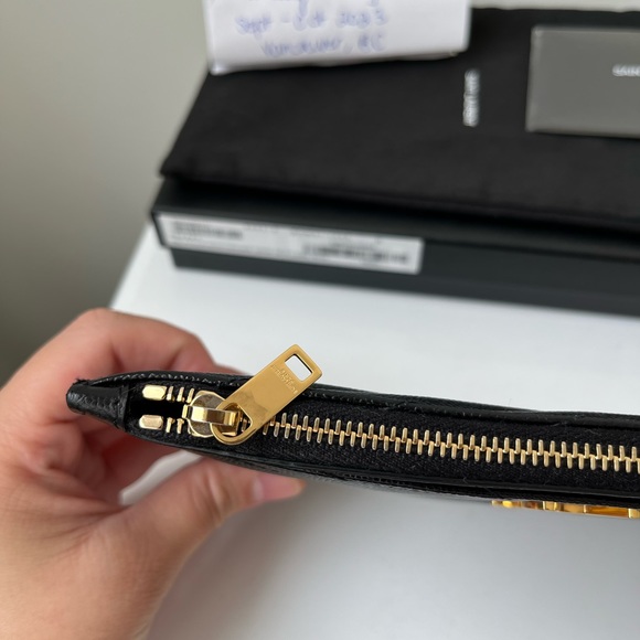 YSL CASSANDRE MATELASSÉ ZIPPED POUCH IN GRAIN DE POUDRE EMBOSSED LEATHER - Picture 7 of 16